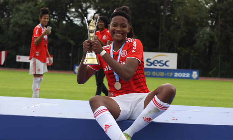 MUTUIPENSE CARLA TAÍS É CAMPEÃ BRASILEIRA DE FUTEBOL, PELO INTERNACIONAL
