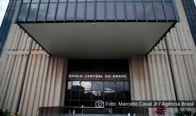 Banco Central corta juros para 13,25% em primeira queda após 3 anos