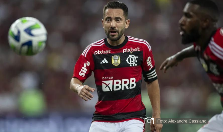 Éverton Ribeiro se Encaminha para Assinar com o Bahia