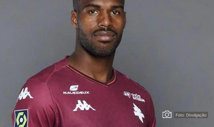 Bahia vai fechar com atacante da Colômbia