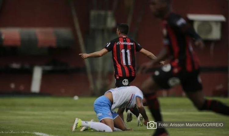 Vitória bate o Bahia no Barradão, Em clássico com duas viradas