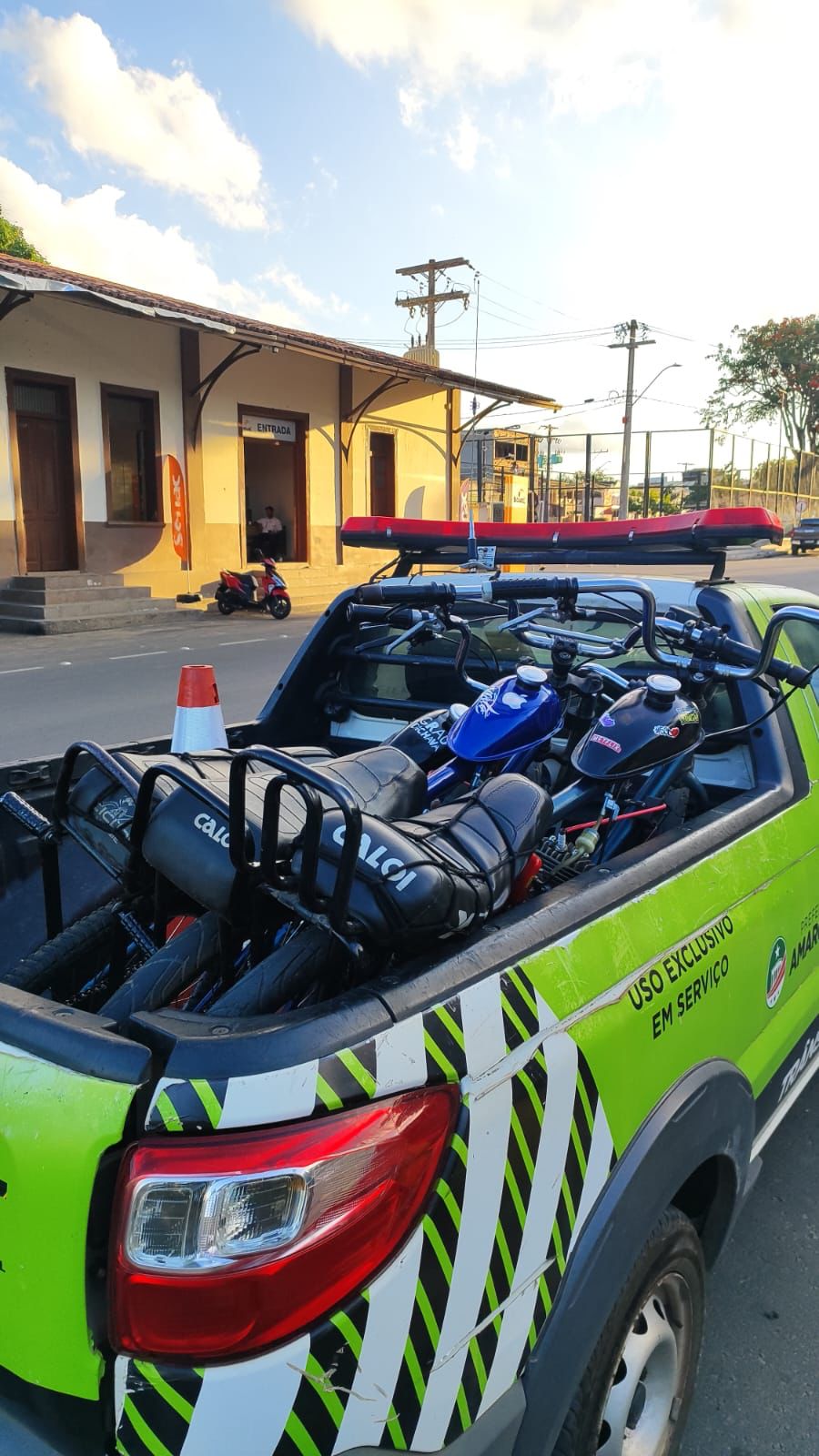 Agentes de trânsito e guardas civis realizaram operação de combate a bicicletas elétricas artesanais e motocicletas irregulares