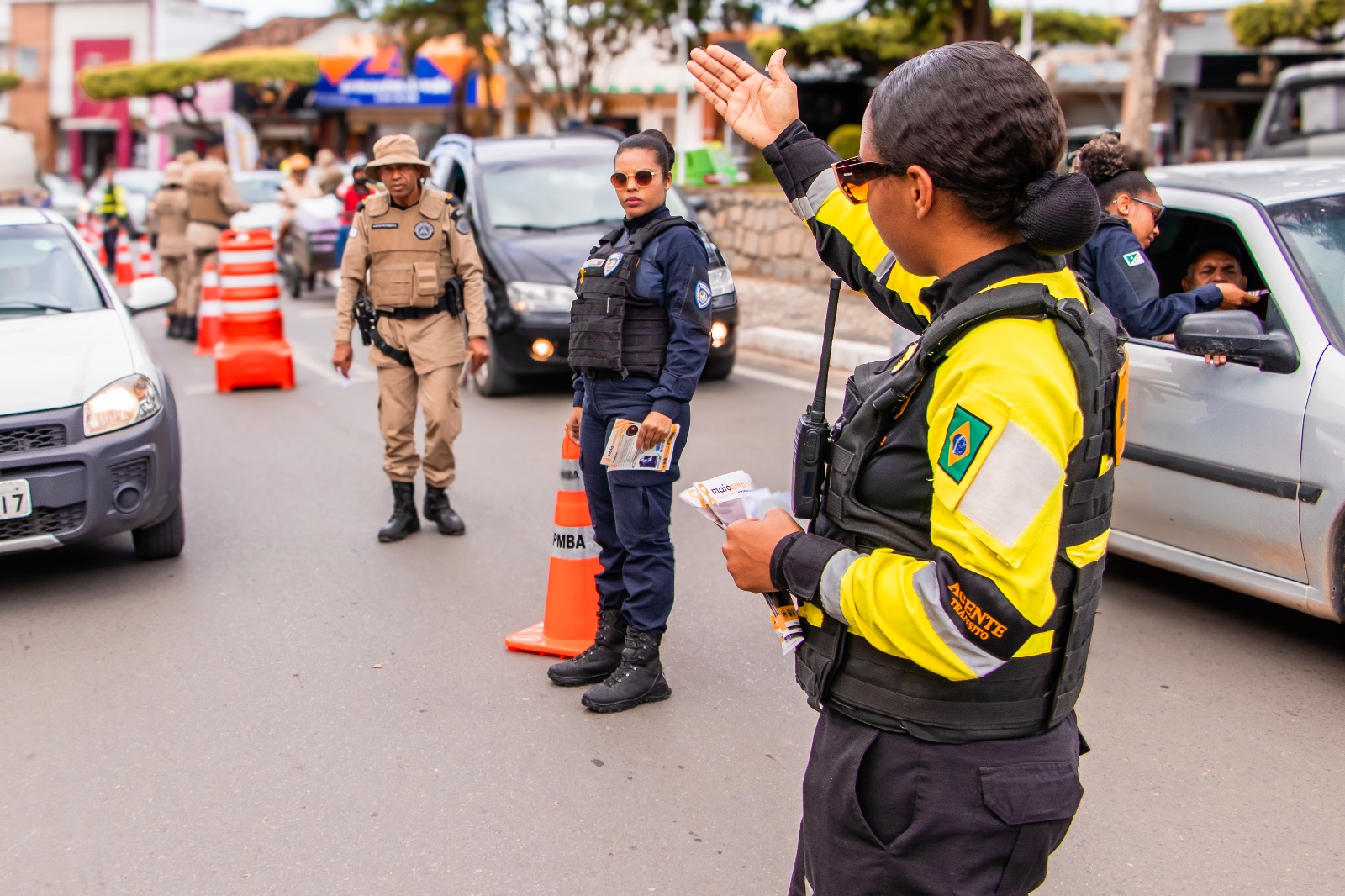 Agentes de Trânsito de Amargosa realizam blitz educativa em conjunto com a PM e Guarda Municipal