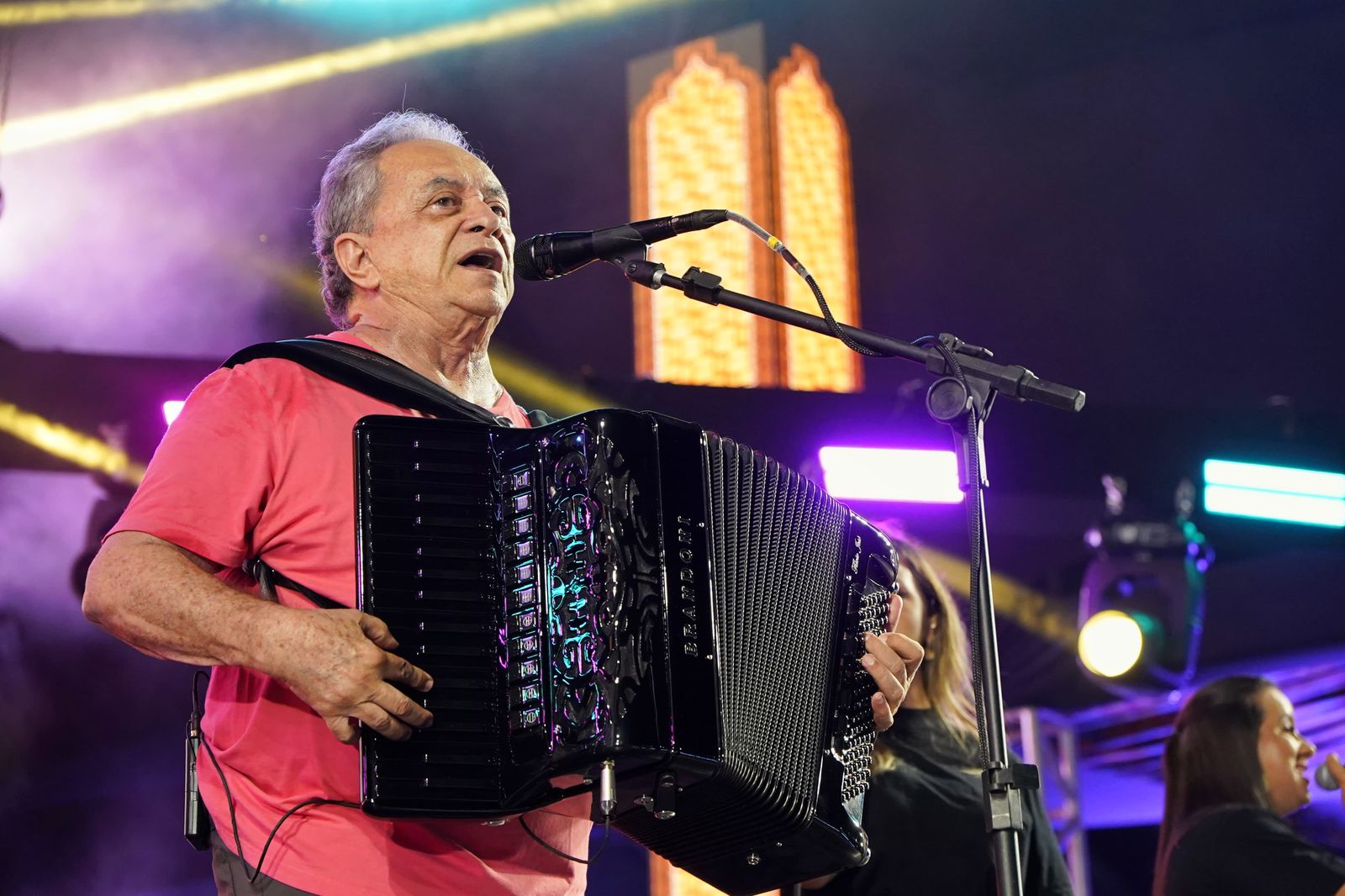 Terceira noite do São João de Amargosa valorizou forró raiz com Flávio José e embalou com o piseiro de Iguinho e Lulinha