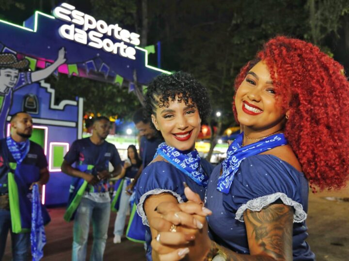 Quarta noite do São João de Amargosa reúne multidão com mistura de ritmos e grandes atrações