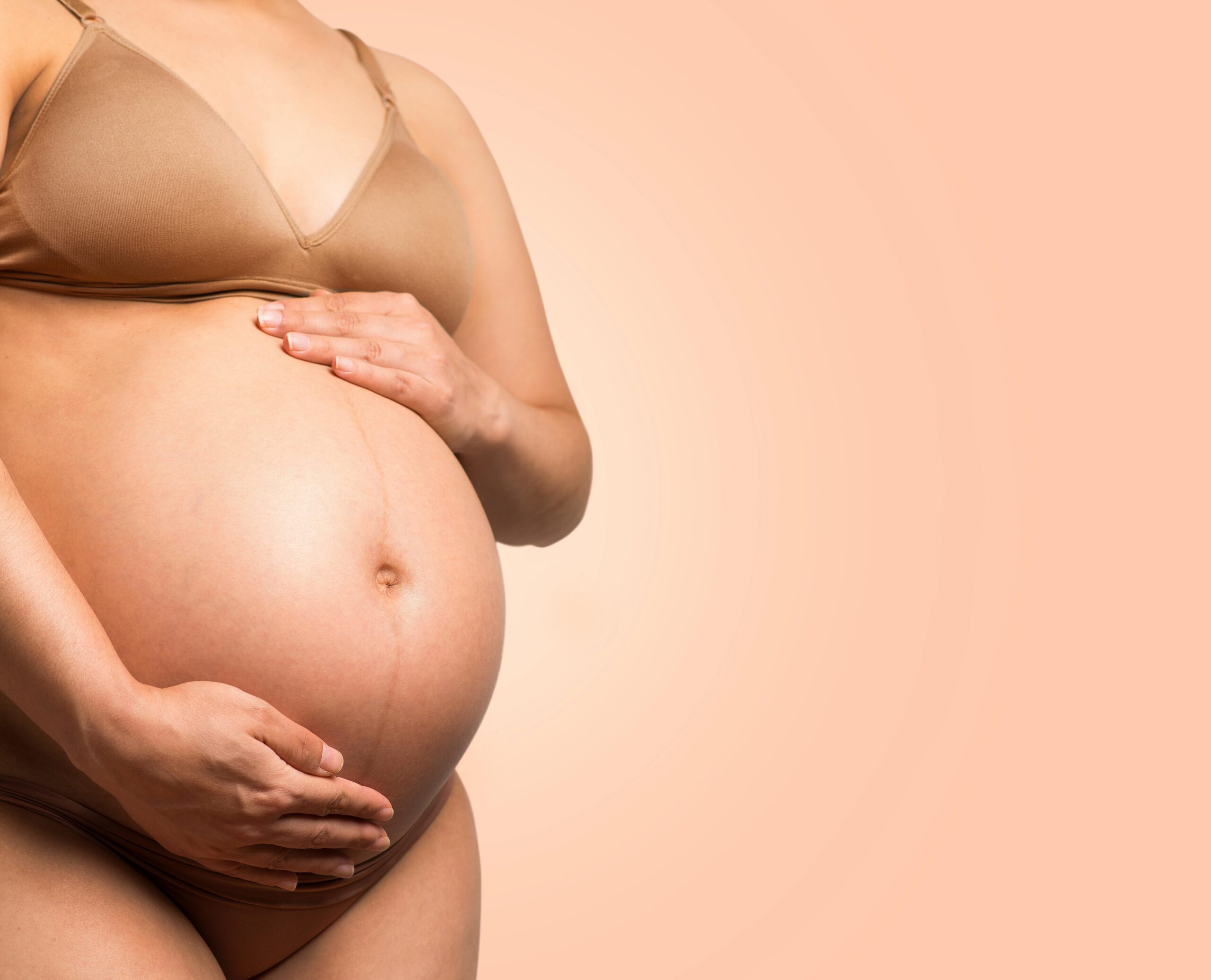 Brasileiras estão tendo menos filhos e adiam maternidade, diz Censo