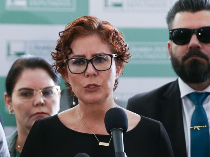 Deputada Carla Zambelli é presa na Itália, diz Ministério da Justiça