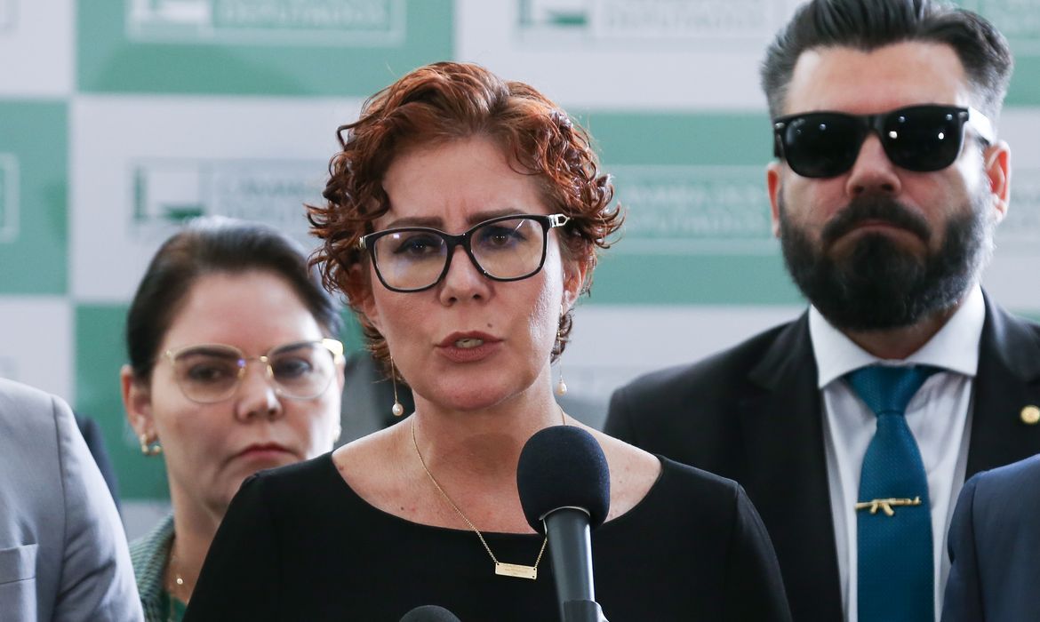 Deputada Carla Zambelli é presa na Itália, diz Ministério da Justiça