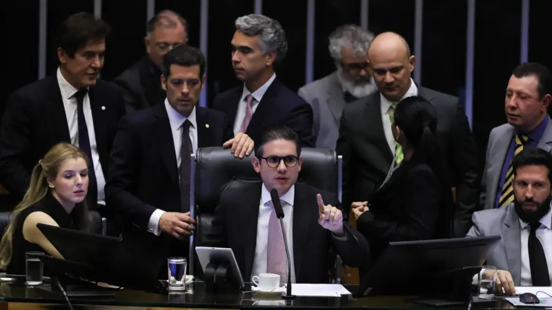 Câmara aprova urgência para proposta que reduz benefícios fiscais