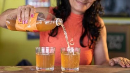 Empresa baiana lança bebida mista alcoólica à base de mel de cacau