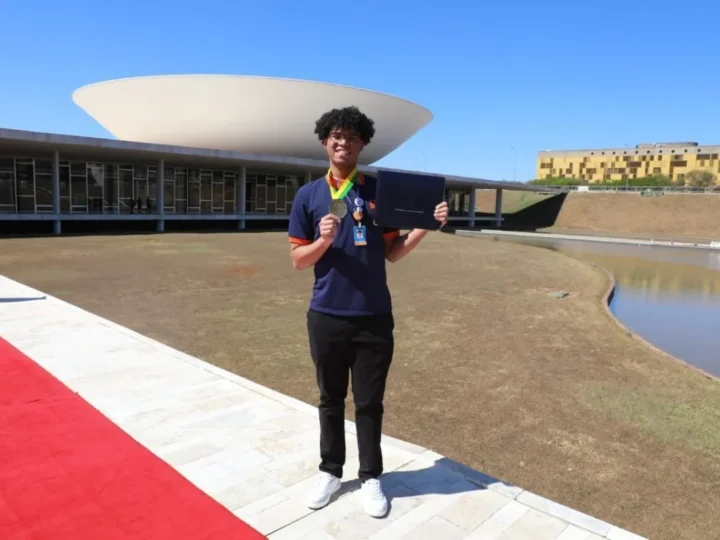 Estudante baiano assume mandato de jovem senador com projeto sobre crise climática