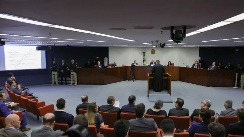 Defesas questionam provas, delação e conduta de Moraes