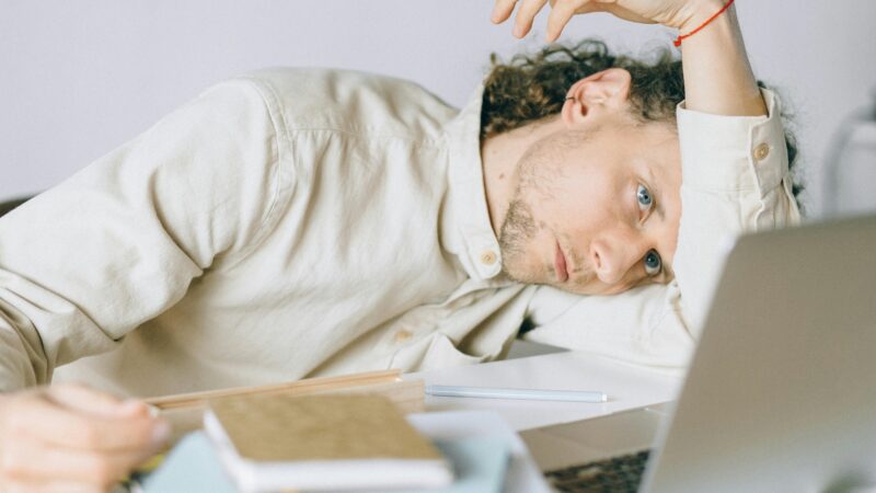 Burnout: o que é, sintomas e tratamento