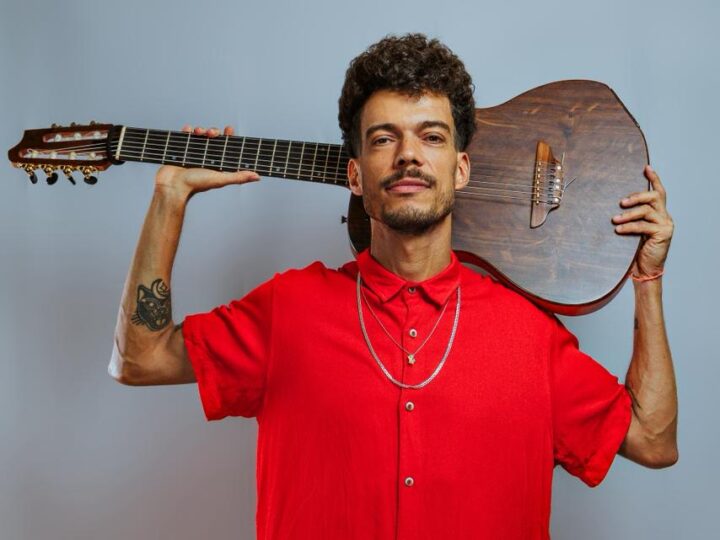 Celebrando o verão, cantor Jalmy apresenta show inédito na Arena do Sesc Senac Pelourinho nesta sexta-feira (9)