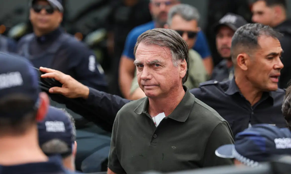 PGR se manifesta a favor de prisão domiciliar para Bolsonaro