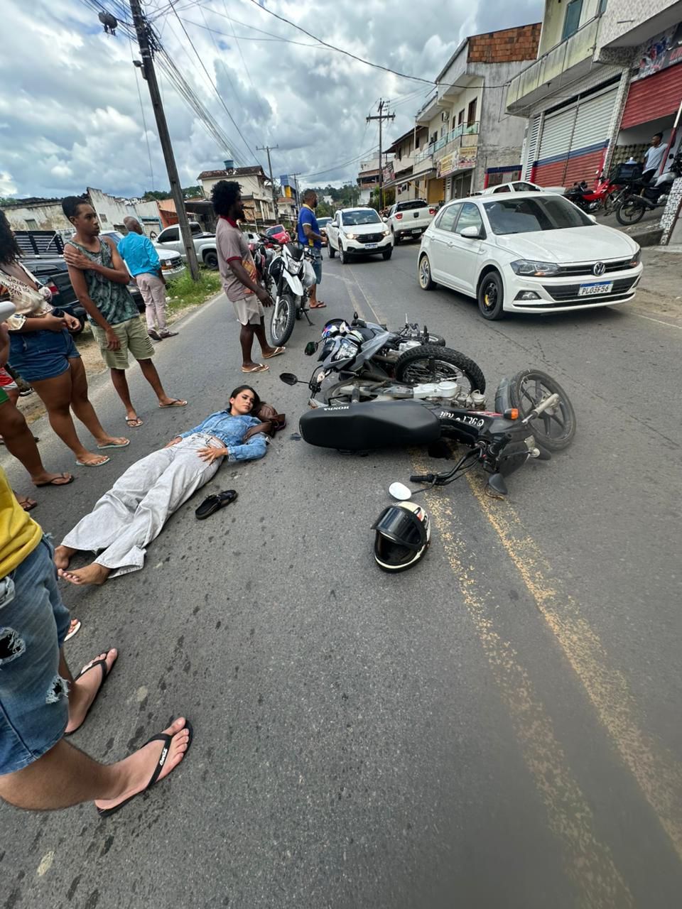 influenciadora Louise Dantas sofre um acidente de moto em Mutuípe