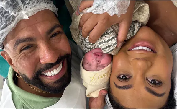 Silvanno Salles celebra nascimento do filho e emociona fãs