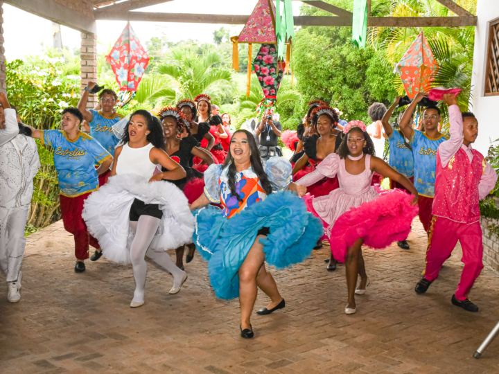 Apresentação de quadrilha e shows de forró marcam abertura do Esquenta São João em Amargosa
