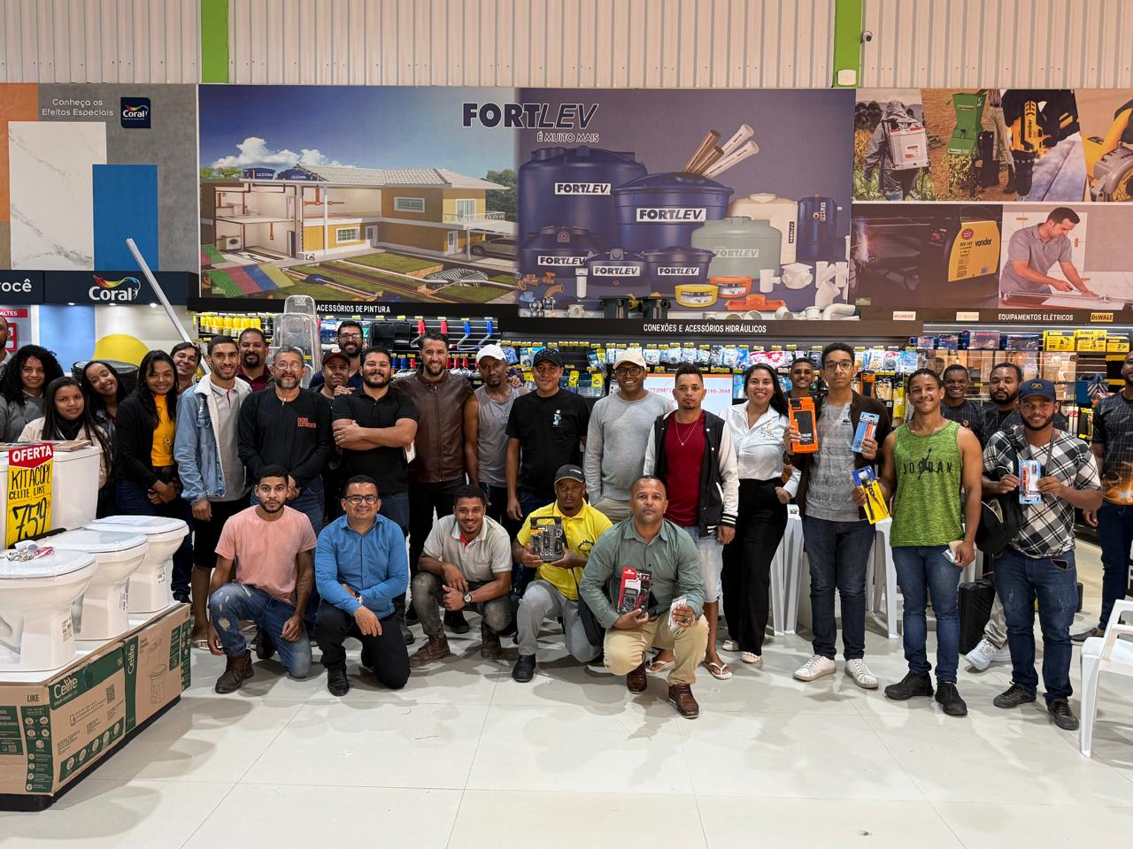 Construfaz promove treinamento técnico sobre componentes elétricos para colaboradores