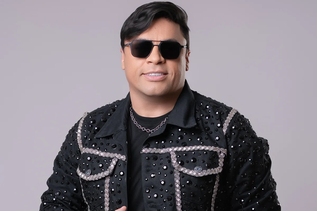 Cantor Neto Araújo, ex-Cavaleiros do Forró, morre aos 42 anos