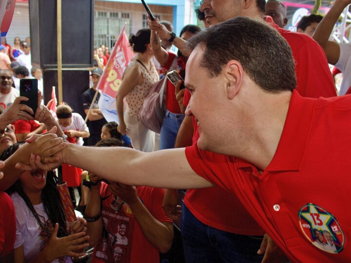 Júlio Pinheiro lança candidatura a deputado estadual em ato com mais de 3 mil pessoas em Amargosa