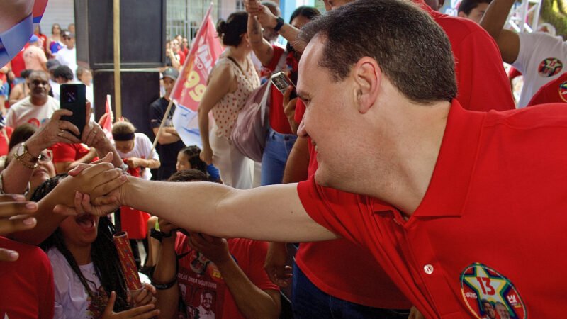 Júlio Pinheiro lança candidatura a deputado estadual em ato com mais de 3 mil pessoas em Amargosa