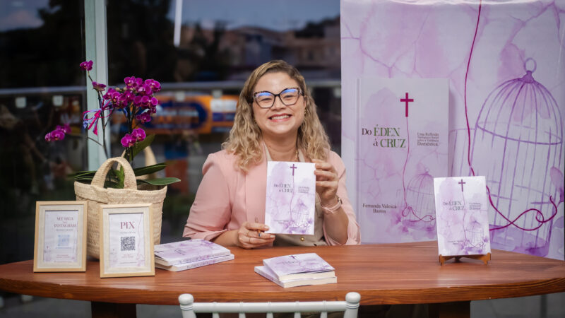 Fernanda Valesca lança livro que aborda violência doméstica sob perspectivas teológica e social