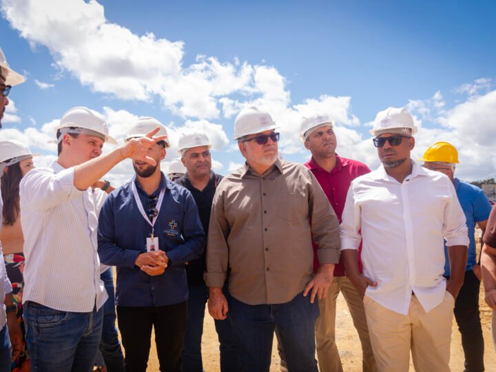 Prefeito Getúlio Sampaio visita obras da Maternidade Regional, em Amargosa