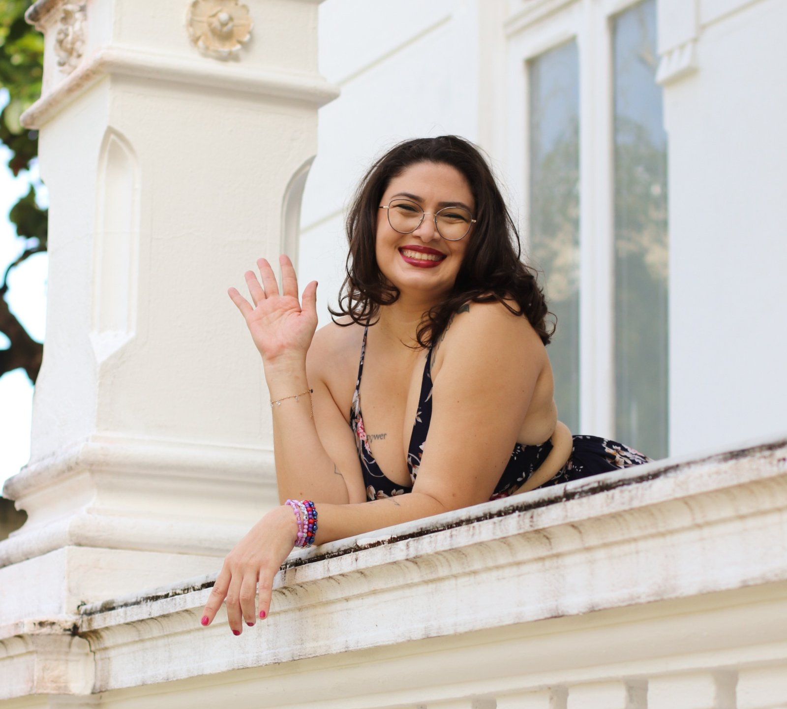 Escritora baiana Sarah Oliveira lança romance “A Luz Que Vi em Você” durante a Bienal do Livro de São Paulo