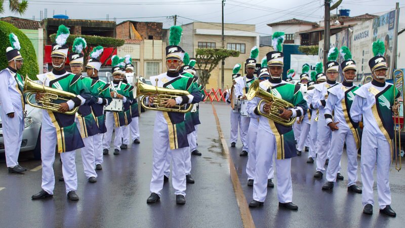 AMARGOSA CELEBRA 7 DE SETEMBRO COM DESFILE CÍVICO PELAS RUAS DA CIDADE