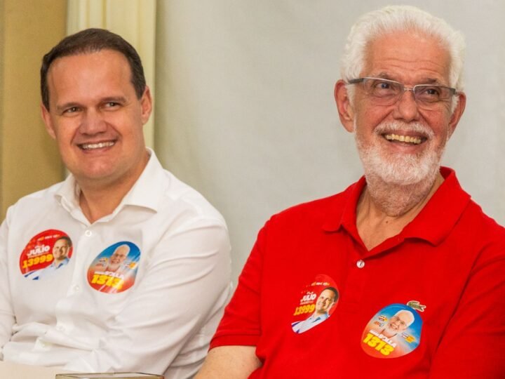Em plenária, Júlio Pinheiro e Jorge Solla oficializam aliança pela saúde da Bahia com profissionais da área