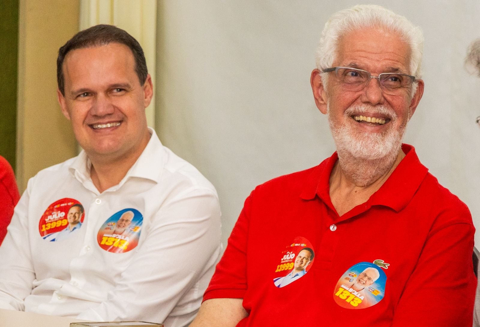 Em plenária, Júlio Pinheiro e Jorge Solla oficializam aliança pela saúde da Bahia com profissionais da área