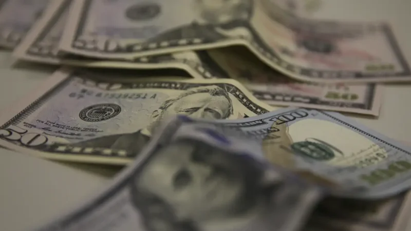 Brasil e EUA retomam negociação após tarifaços de 25% e 12,5%