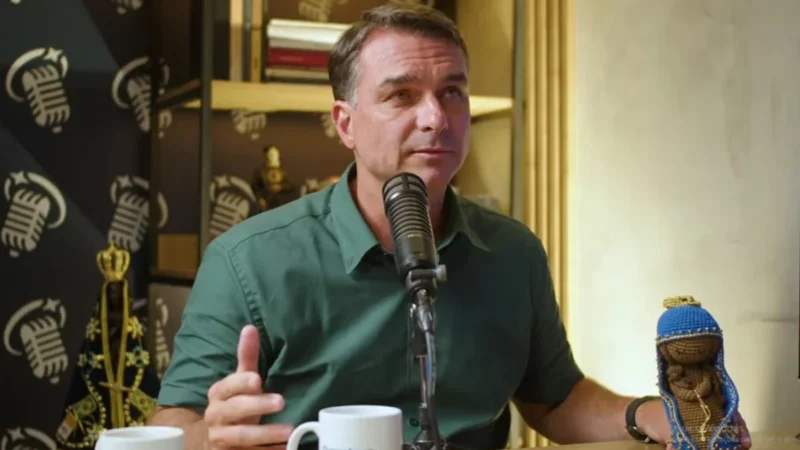 Flávio Bolsonaro desiste de debate da Globo: “Interferência do Judiciário”
